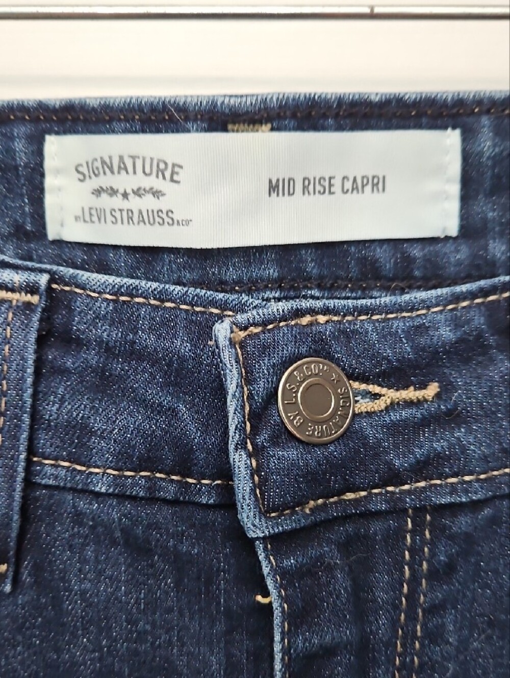 Signature by Levi Strauss Dark Blue Cropped Jeans - Picture 3 of 5